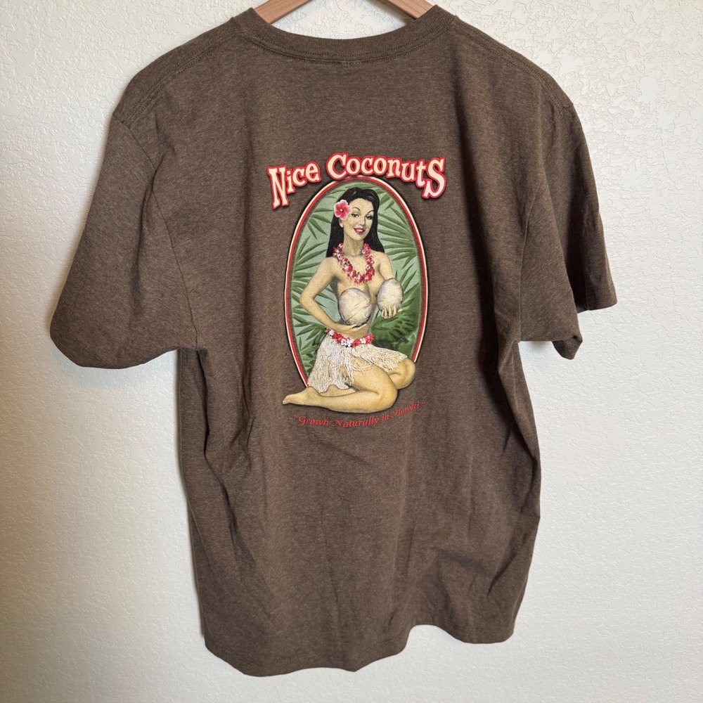 Funny Y2K Retro Hawaii Nice Coconuts Pacific Graphic Tee Large Brown